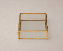 Load image into Gallery viewer, 4x6" Brass & Glass Photo Print Box