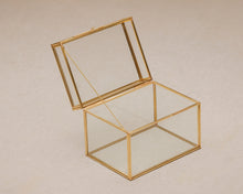 Load image into Gallery viewer, 4x6" Brass &amp; Glass Upright Photo Print Box - Large 325 Photos
