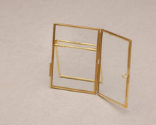 Load image into Gallery viewer, 3.5x2.5" Brass &amp; Glass Tabletop Photo Frame in Gold Instant Camera Photo
